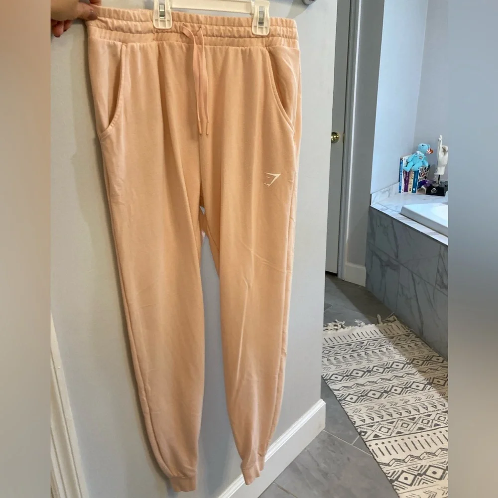 GYMSHARK women’s sweat pant joggers pink with drawstring size large